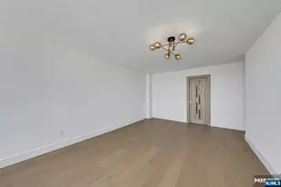 200 Winston 1912, Cliffside Park, NJ 07010 - Photo 14