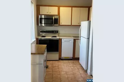 279 Clark Street C3 #C3, Hackensack, NJ 07601 - Photo 6