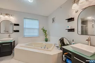 202 Prestwick Way 202, Edison, NJ 08820 - Photo 24
