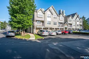 202 Prestwick Way 202, Edison, NJ 08820 - Photo 4