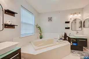 202 Prestwick Way 202, Edison, NJ 08820 - Photo 26