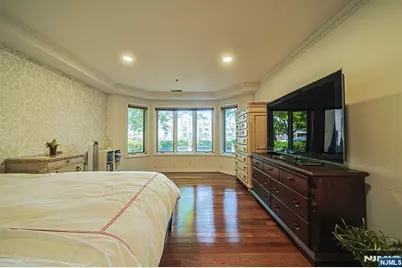306 Smith Court R306 #R306, Edgewater, NJ 07020 - Photo 16
