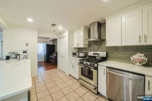 306 Smith Ct R306, Edgewater, NJ 07020 - Photo 12