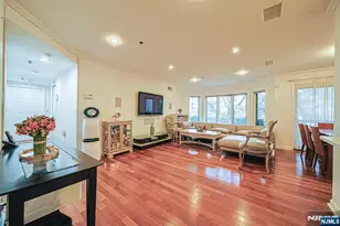 306 Smith Ct R306, Edgewater, NJ 07020 - Photo 4