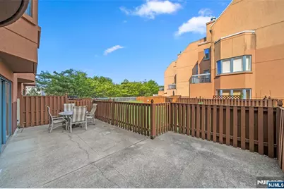 303 Ellery Court 303 #303, Edgewater, NJ 07020 - Photo 16