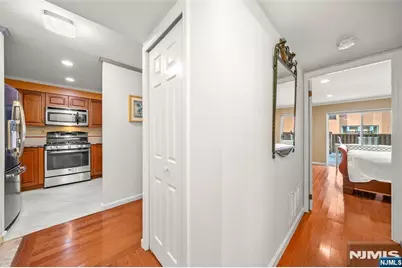 303 Ellery Court 303 #303, Edgewater, NJ 07020 - Photo 10