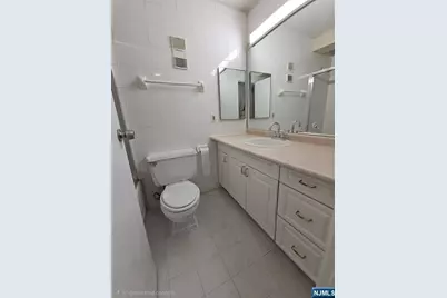 333 Grand Avenue 3M #3M, Palisades Park, NJ 07650 - Photo 8