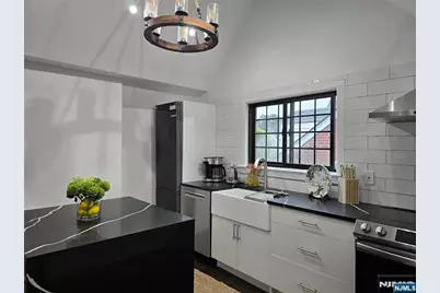83 Rollins Avenue 2 #2, Clifton, NJ 07011 - Photo 16