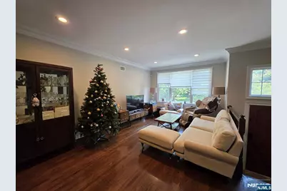 4 James Lane, Tenafly, NJ 07670 - Photo 2