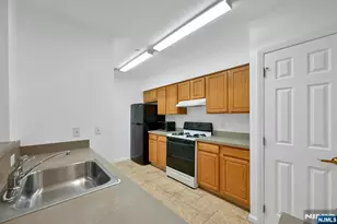 189 Forest 213, Paramus, NJ 07652 - Photo 6