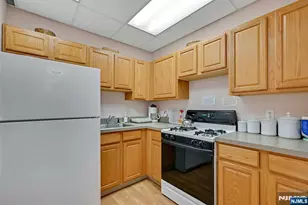 189 Forest 213, Paramus, NJ 07652 - Photo 18