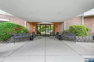 189 Forest 213, Paramus, NJ 07652 - Photo 2