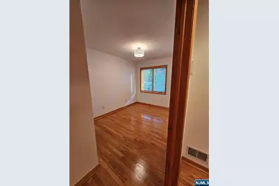 120 Johnson Avenue, Wallington, NJ 07057 - Photo 4