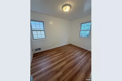 9 Evergreen Avenue 9 #9, Newark, NJ 07114 - Photo 6