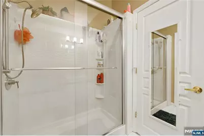 520 Victor Street 8 #8, Saddle Brook Township, NJ 07663 - Photo 12