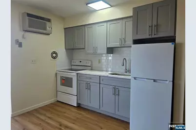 201 12th Street 19 #19, Palisades Park, NJ 07650 - Photo 8