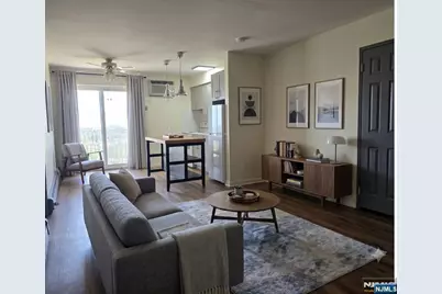 201 12th Street 19 #19, Palisades Park, NJ 07650 - Photo 6