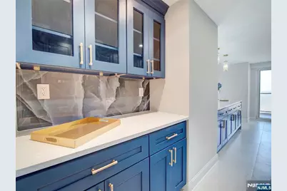377 S Harrison Street 17F #17F, East Orange, NJ 07018 - Photo 2