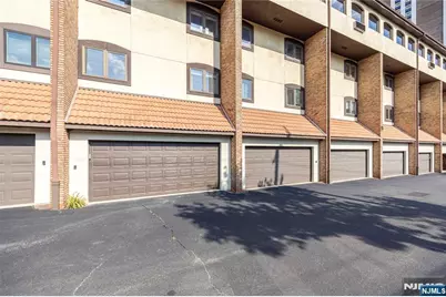 300 Gorge Road 8 #8, Cliffside Park, NJ 07010 - Photo 32