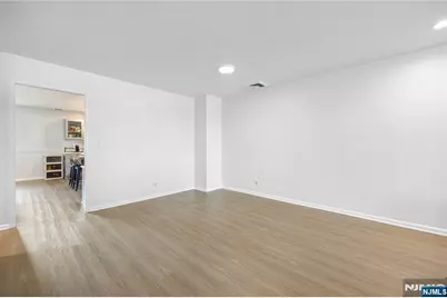 300 Gorge Road 8 #8, Cliffside Park, NJ 07010 - Photo 6