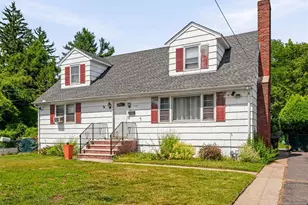 33 Prospect St, Paramus, NJ 07652 - Photo 4