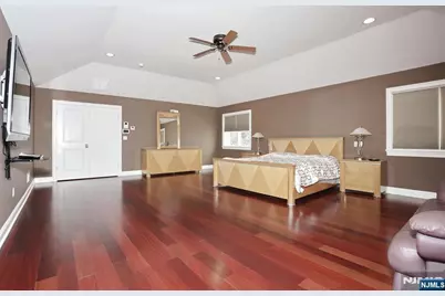 39 Burton Avenue, Hasbrouck Heights, NJ 07604 - Photo 28