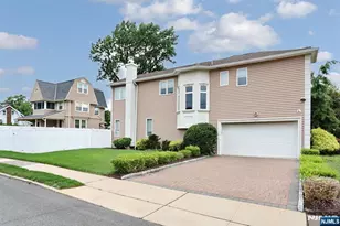39 Burton Ave, Hasbrouck Heights, NJ 07604 - Photo 4