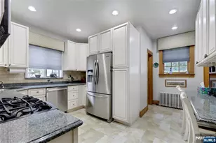 431 Maitland Ave, Teaneck Township, NJ 07666 - Photo 10