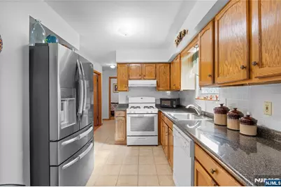 109 Cross Street 2 #2, Harrison, NJ 07029 - Photo 6