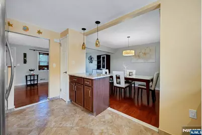 234 Hillside Avenue, Saddle Brook Township, NJ 07663 - Photo 20