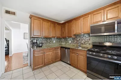 120 Johnson Avenue, Bergenfield, NJ 07621 - Photo 10