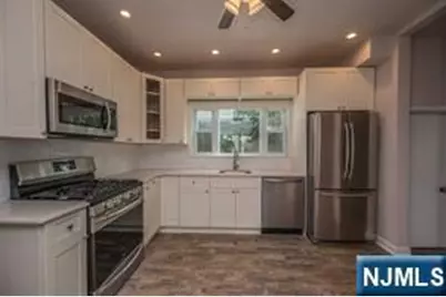 310 Union Street, Carlstadt, NJ 07072 - Photo 8