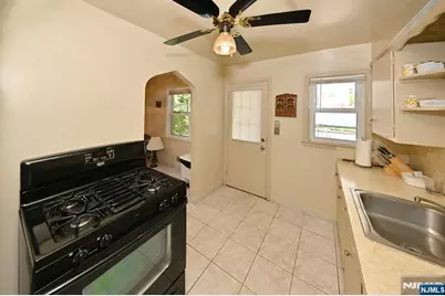 15-11 Parmelee Avenue, Fair Lawn, NJ 07410 - Photo 10