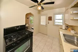 15-11 Parmelee Ave, Fair Lawn, NJ 07410 - Photo 10