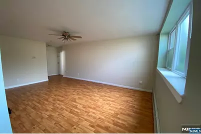 35 S Willow Street A1 #A1, Montclair, NJ 07042 - Photo 4