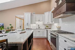 1002 Boxwood Ct, Mahwah, NJ 07430 - Photo 4