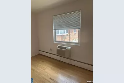 65 Hawthorne Place, Montclair, NJ 07042 - Photo 18