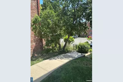 65 Hawthorne Place, Montclair, NJ 07042 - Photo 4