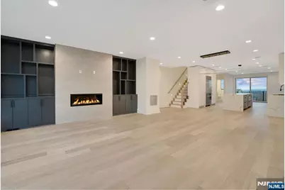 529 5th Street, Palisades Park, NJ 07650 - Photo 2