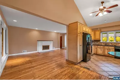 574 Chestnut Street, Washington Township, NJ 07676 - Photo 12