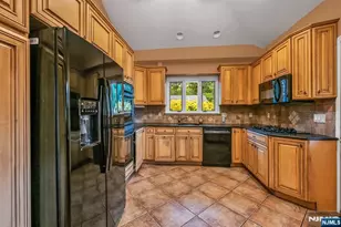 574 Chestnut St, Washington Township, NJ 07676 - Photo 8