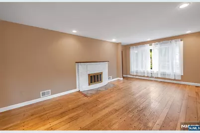 574 Chestnut Street, Washington Township, NJ 07676 - Photo 6