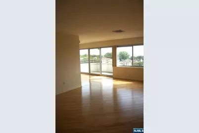 364 Palisade Avenue 2E #2E, Cliffside Park, NJ 07010 - Photo 14