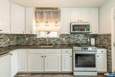 56 Garden, Woodland Park, NJ 07424 - Photo 18