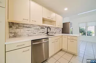 356 French Ct, Teaneck Township, NJ 07666 - Photo 14