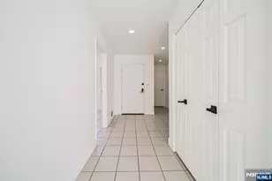 356 French Ct, Teaneck Township, NJ 07666 - Photo 4