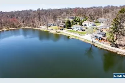 106 Starlight Road, West Milford, NJ 07480 - Photo 4