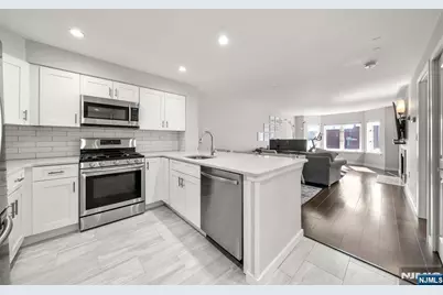 603A Nelson Court 603A #603A, Edgewater, NJ 07020 - Photo 6