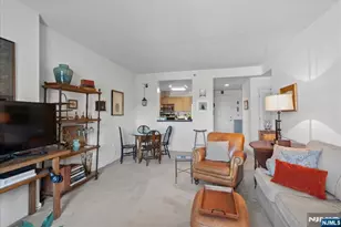 1104 City Pl, Edgewater, NJ 07020 - Photo 6
