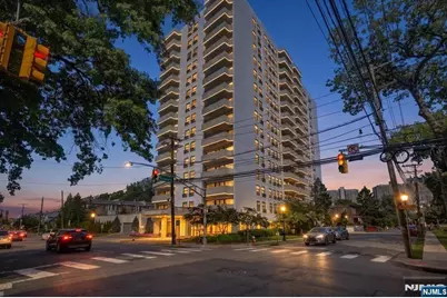 1600 Center Avenue 1 A #1 A, Fort Lee, NJ 07024 - Photo 2